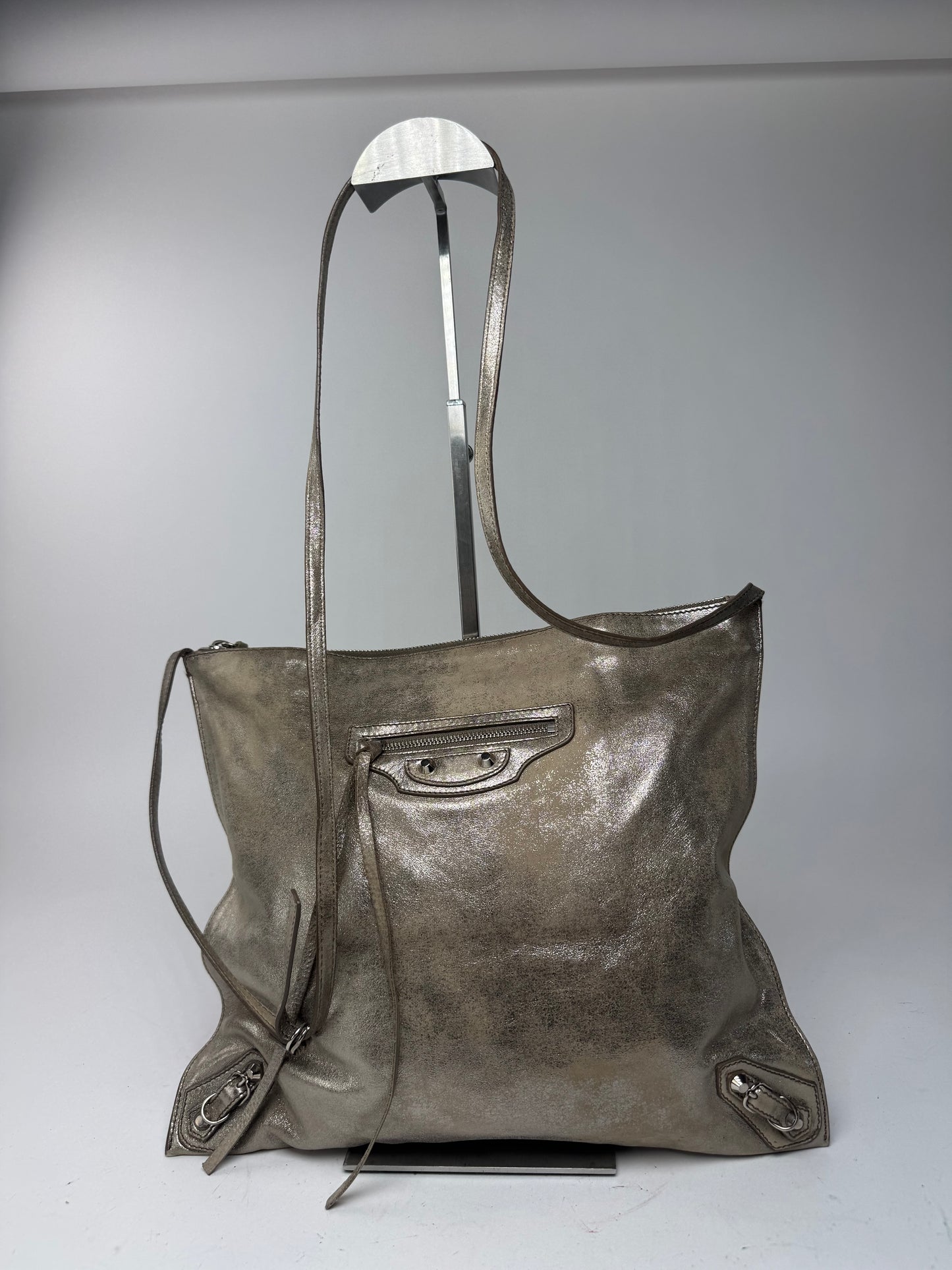 Sac de ville Balenciaga vintage en cuir gris argenté