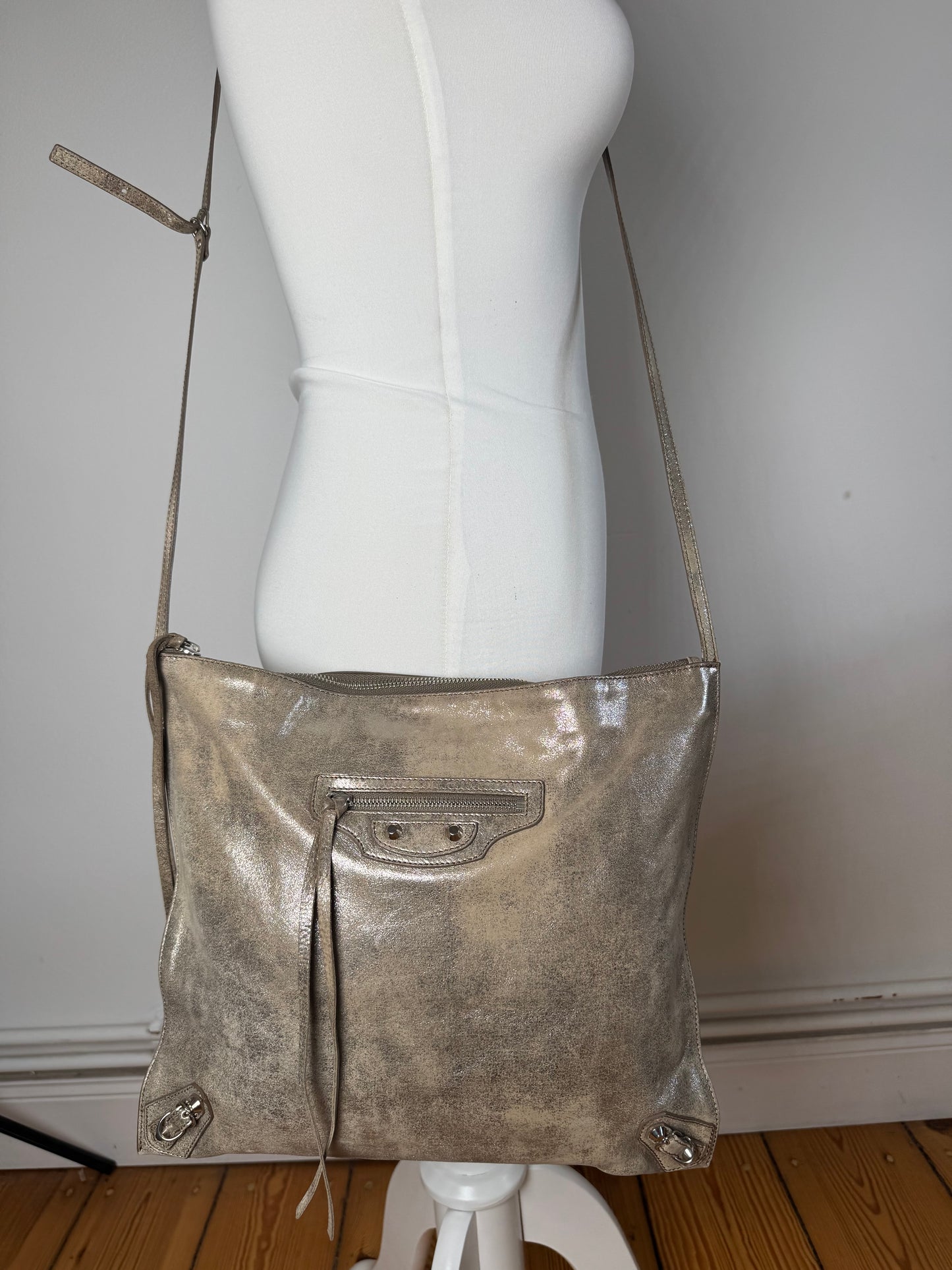 Sac de ville Balenciaga vintage en cuir gris argenté