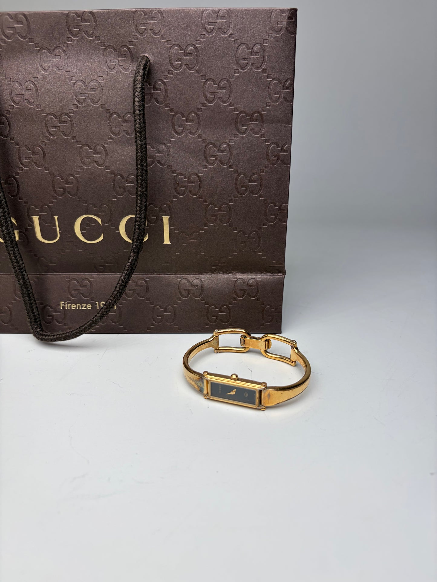 Vintage Gucci Gold-Tone Bracelet Watch Navy Blue Gold