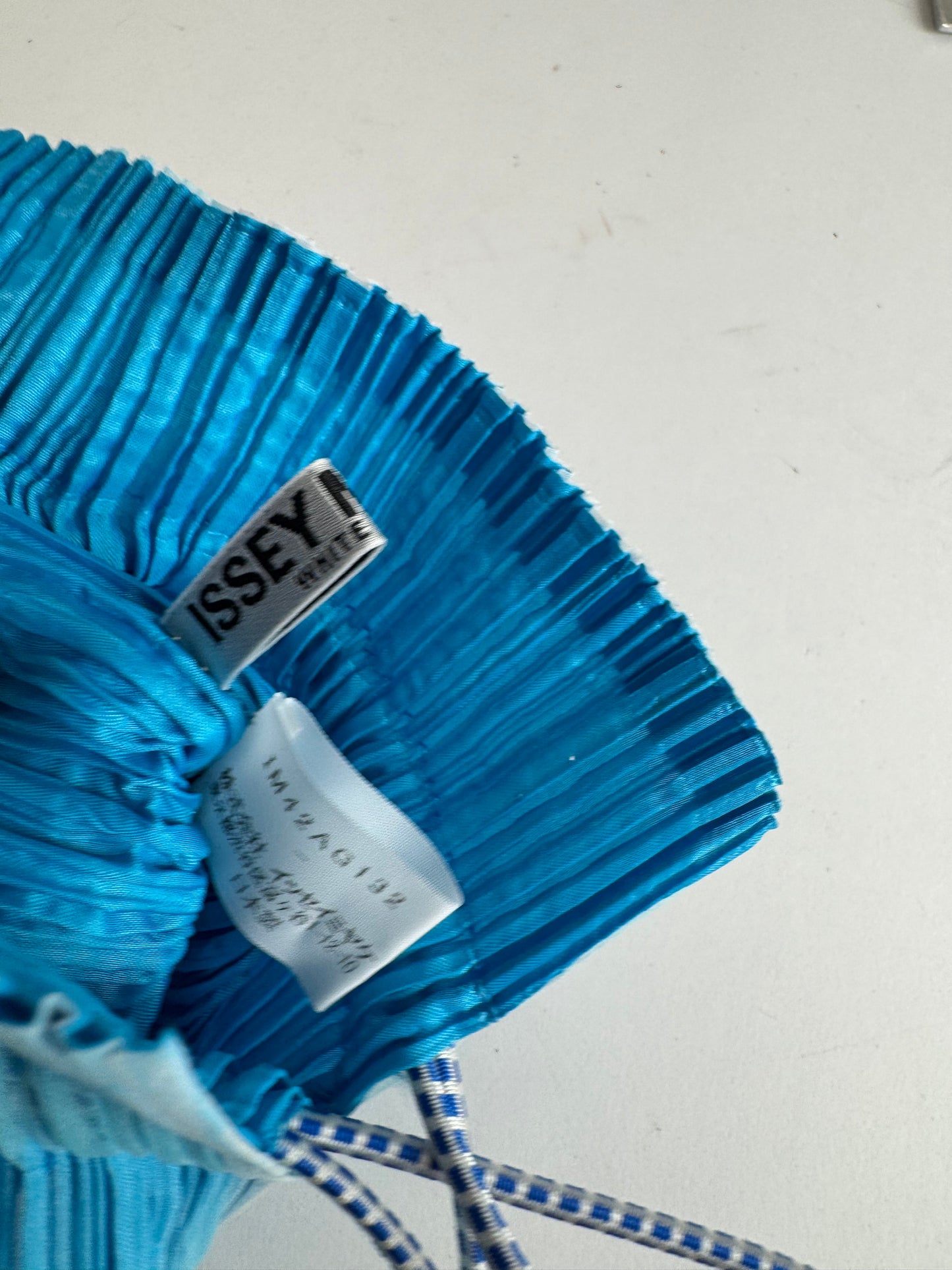 Sac plissé vintage Issey Miyake bleu