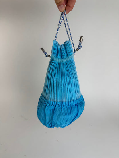Sac plissé vintage Issey Miyake bleu