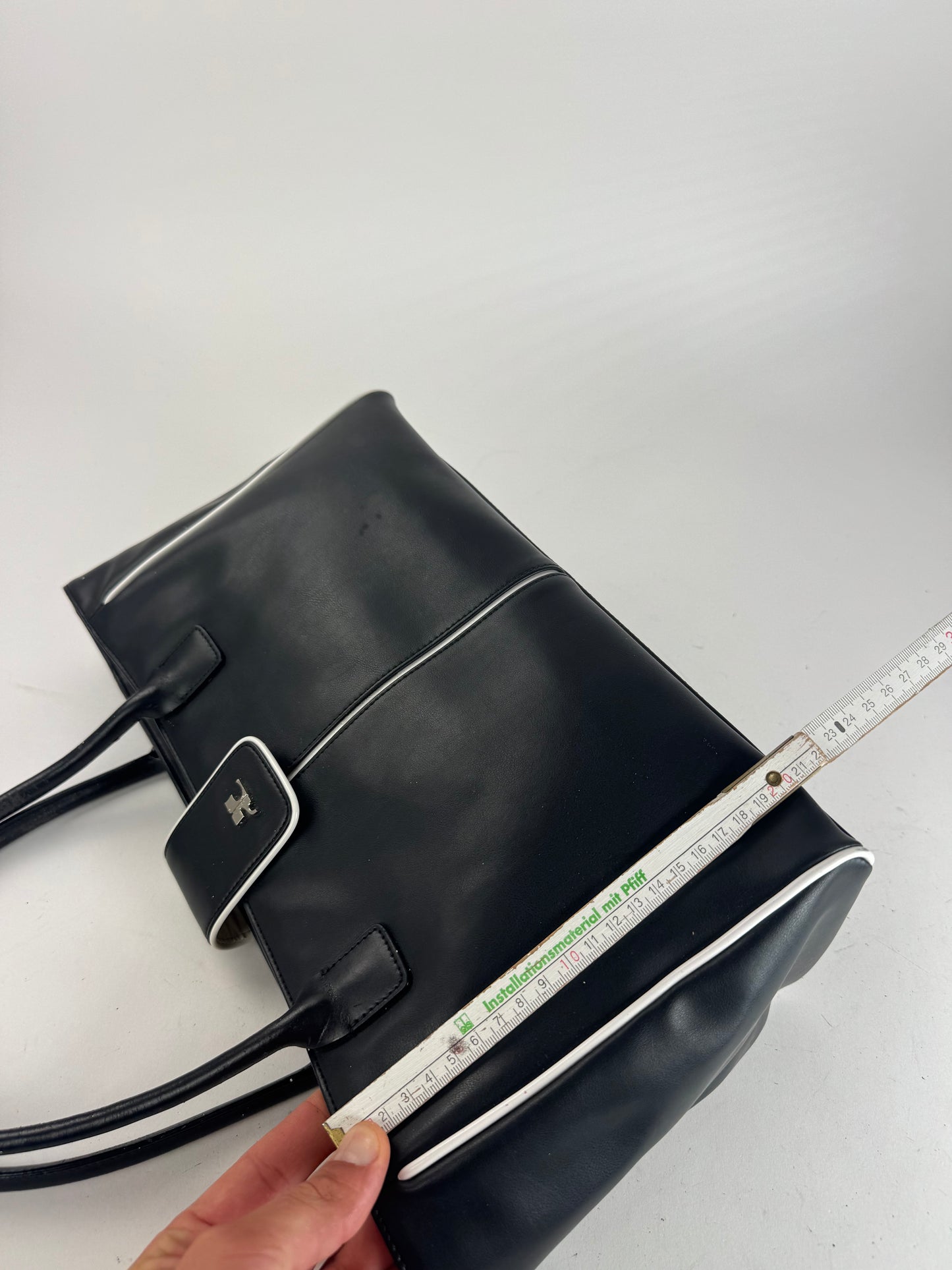 Sac Courreges vintage en cuir noir