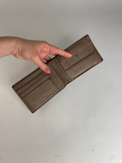 Vintage Flapable Gucci Leather Wallet Brown