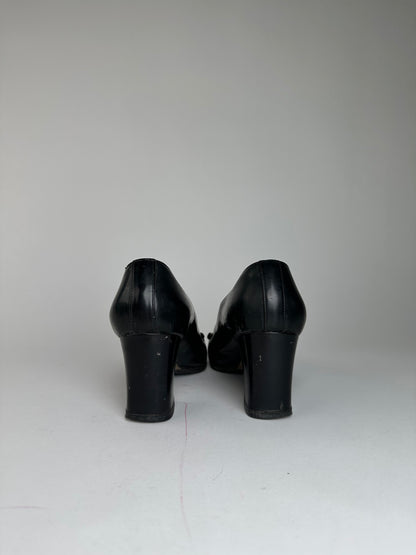Vintage Gucci Patent Leather Horsebit Pumps EU35,5