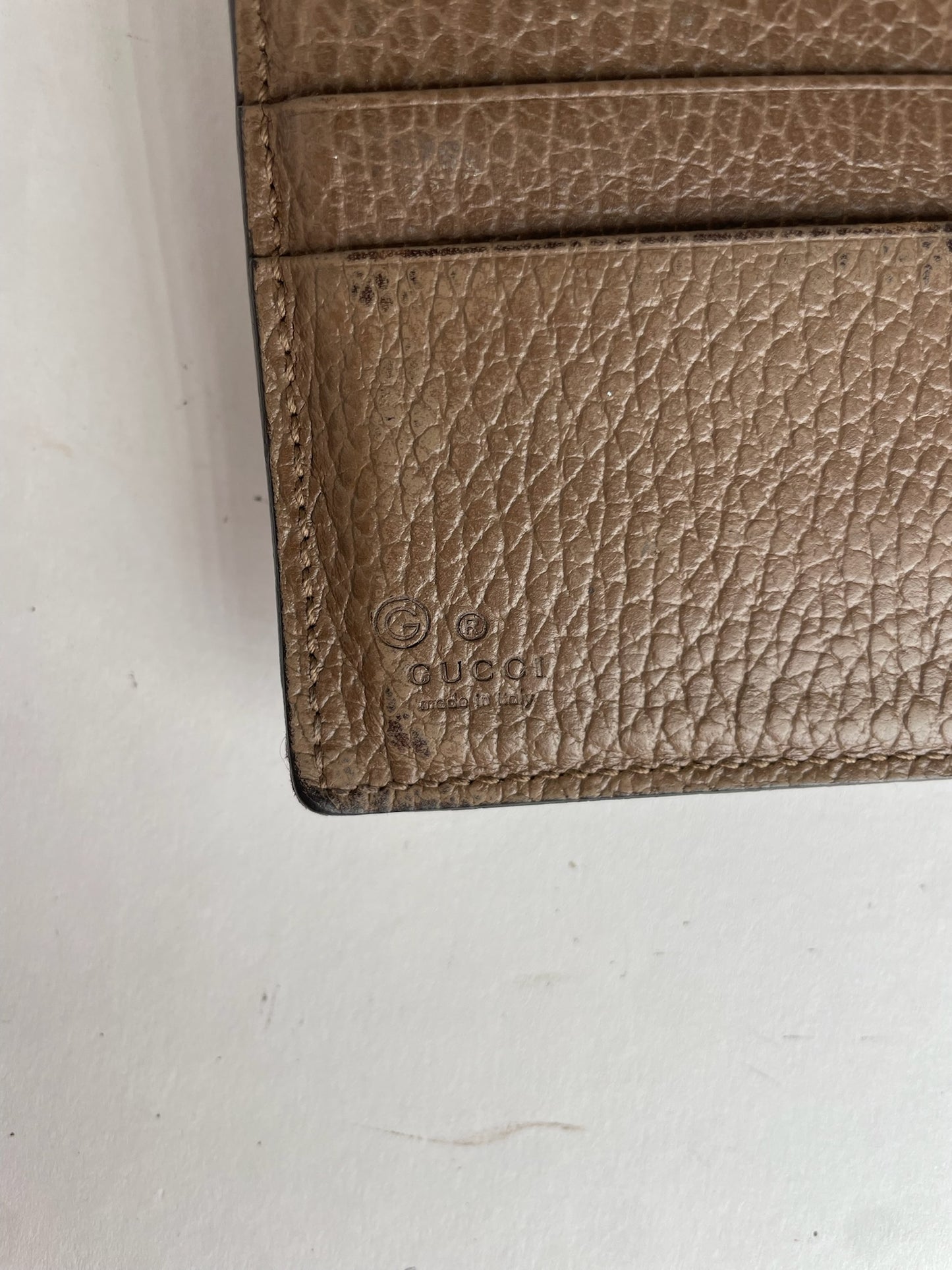 Vintage Flapable Gucci Leather Wallet Brown