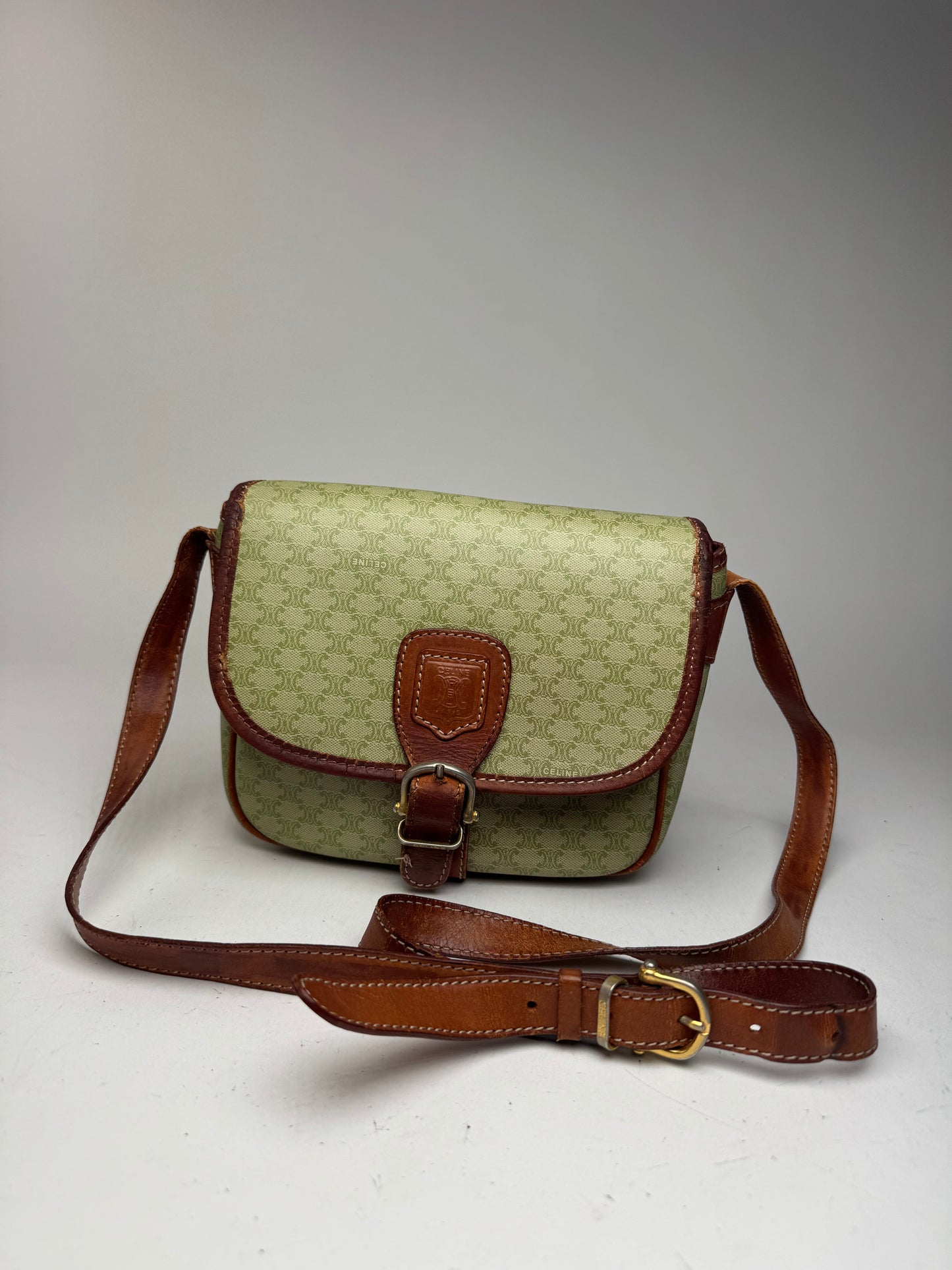 Sac bandoulière vintage Céline Triomphe Monogram beige vert marron