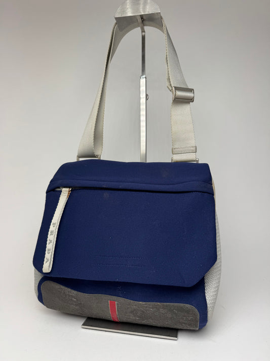 Sac de sport Prada vintage en néoprène