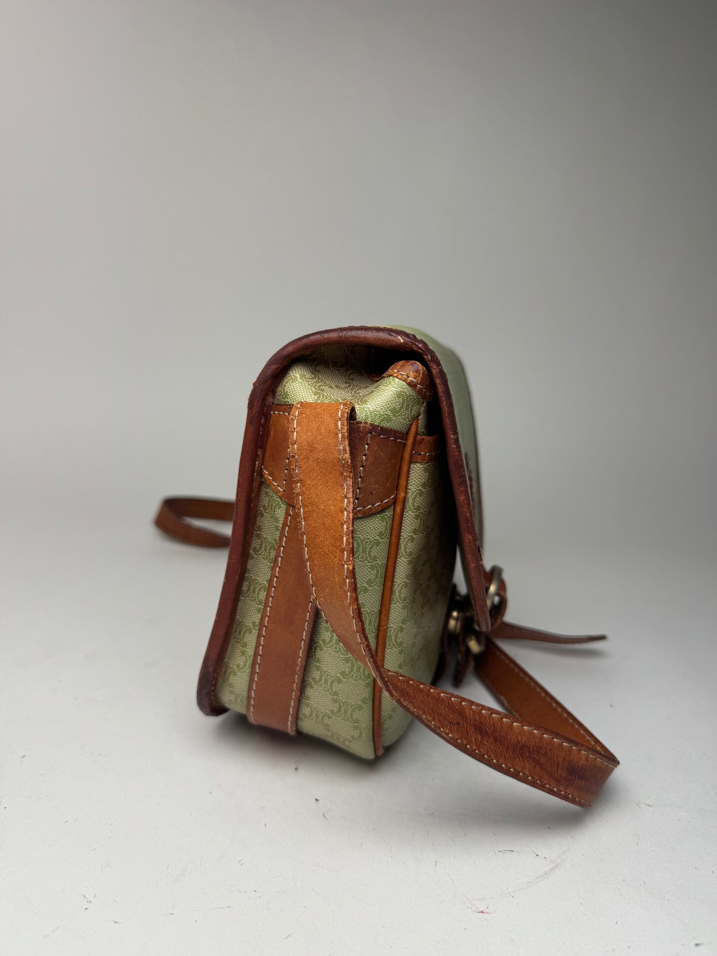 Sac bandoulière vintage Céline Triomphe Monogram beige vert marron