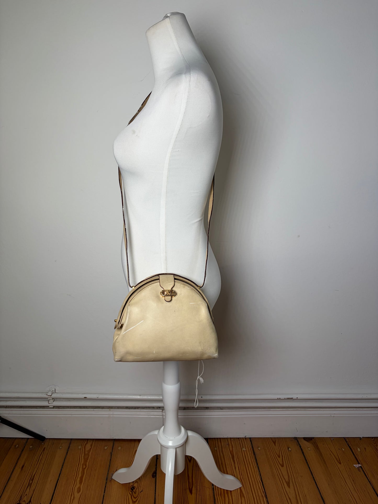 Vintage Celine Leather Shoulder Bag Cream Gold-Tone Turn-Lock