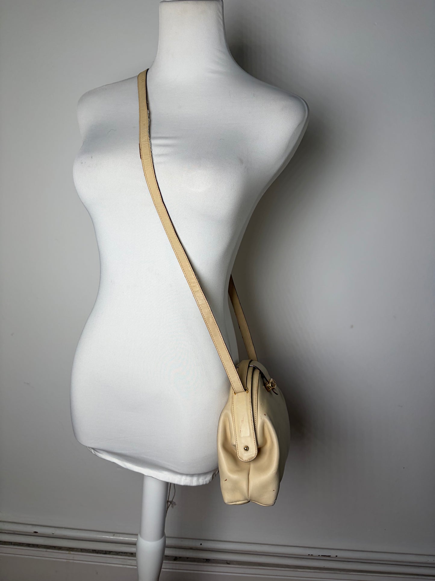 Vintage Celine Leather Shoulder Bag Cream Gold-Tone Turn-Lock