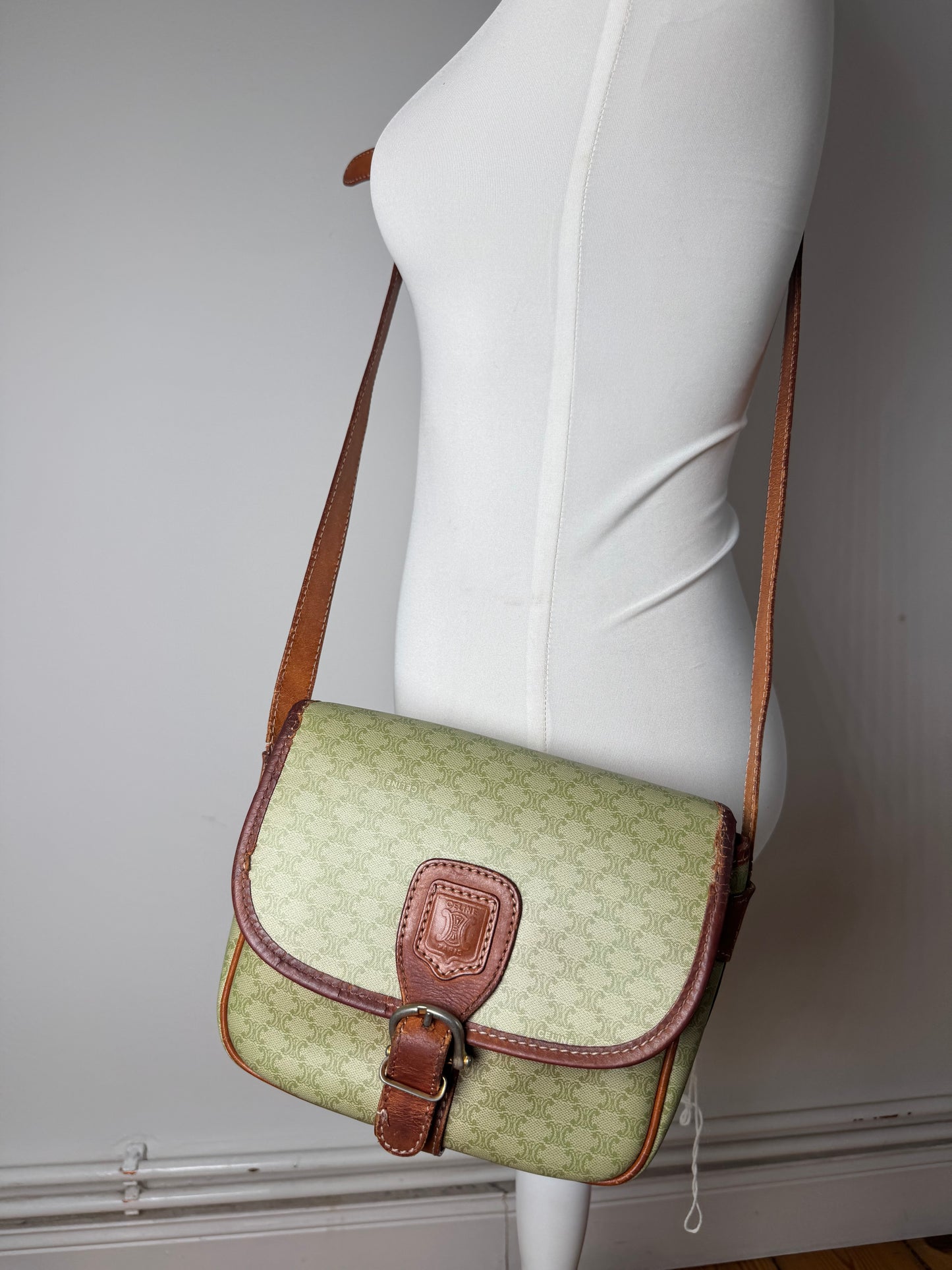Sac bandoulière vintage Céline Triomphe Monogram beige vert marron