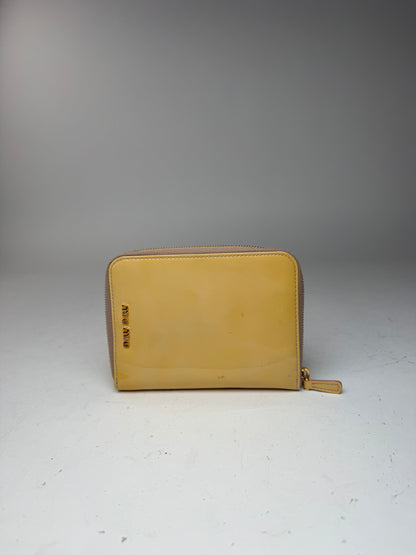 Organiseur vintage Miu Miu en cuir verni jaune