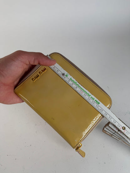 Organiseur vintage Miu Miu en cuir verni jaune
