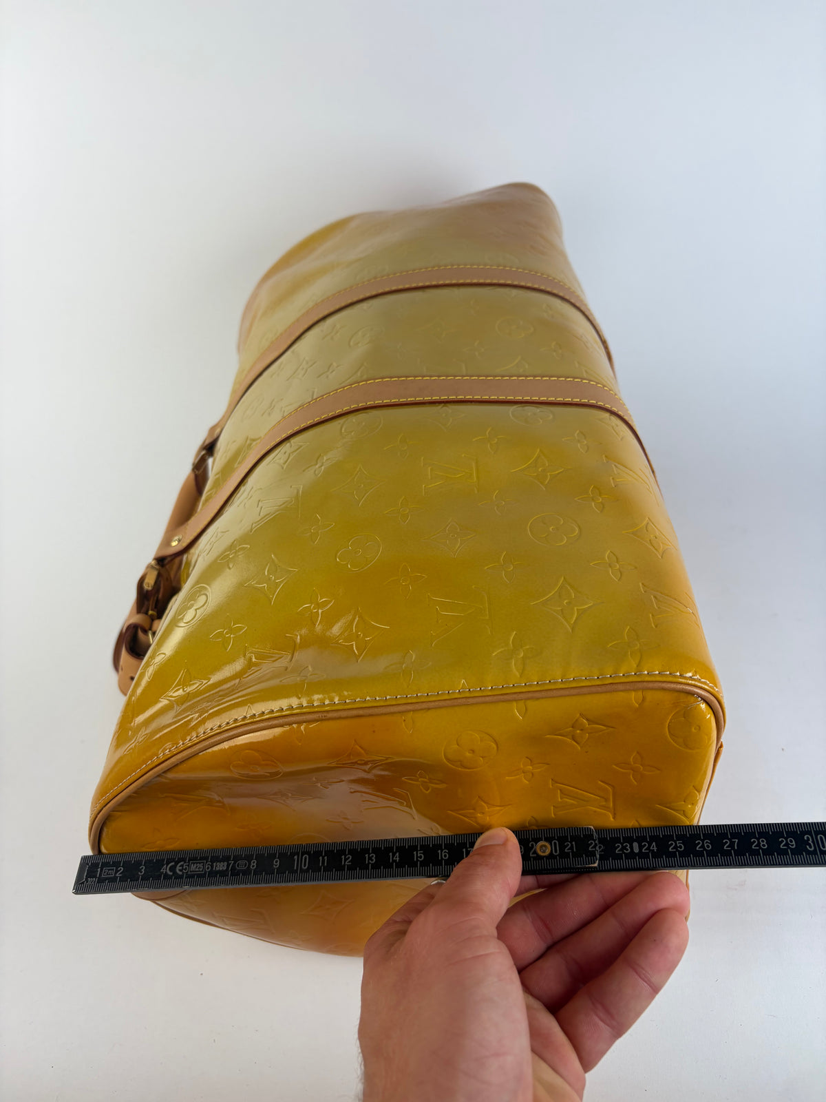Vintage Louis Vuitton Monogram Monogram Vernis Keepall Bandoulière 55 c. 1998 Yellow