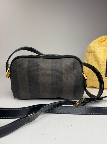 Sac bandoulière vintage Fendi Roma en cuir rayé noir marron