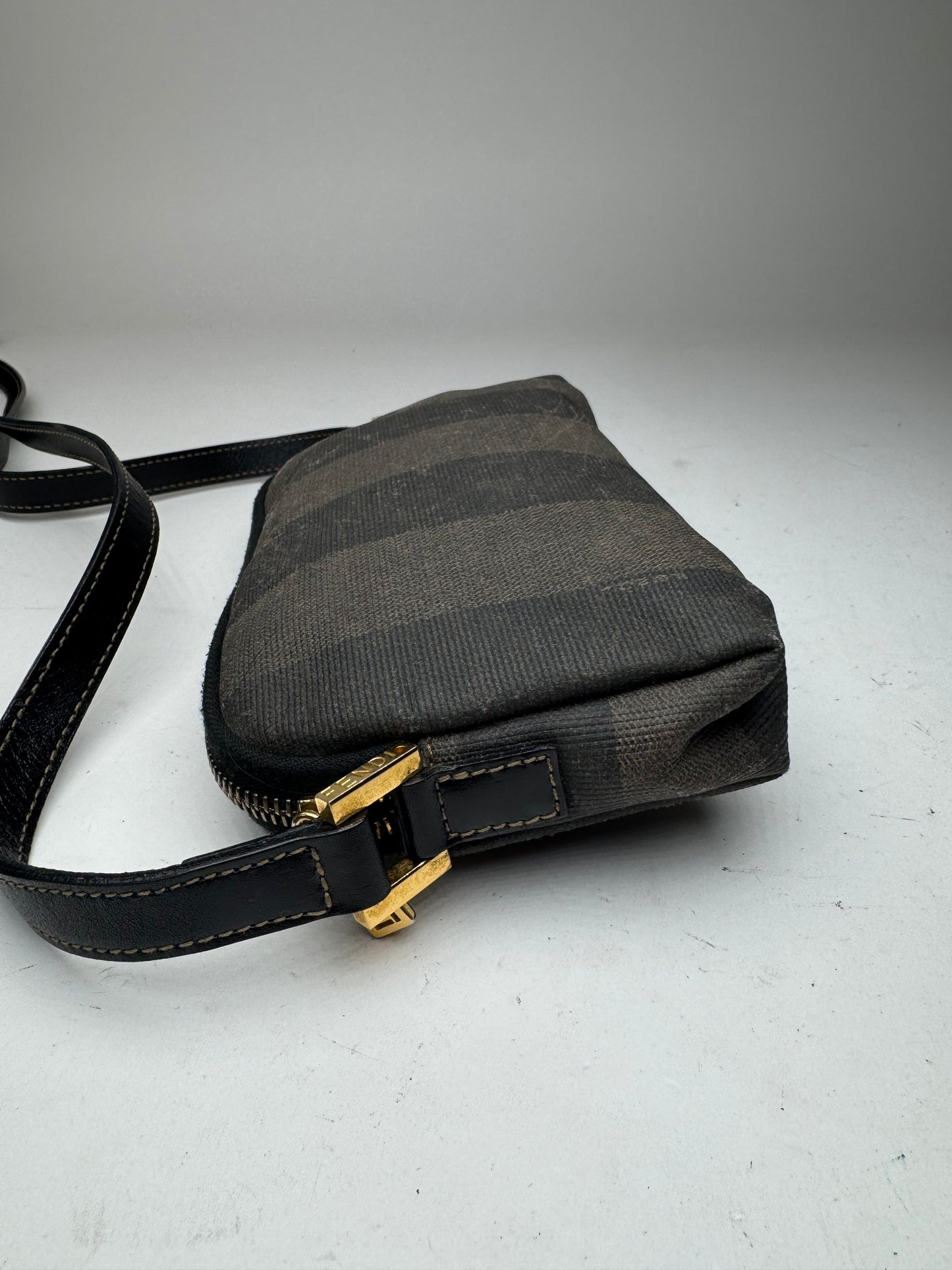 Sac bandoulière vintage Fendi Roma en cuir rayé noir marron