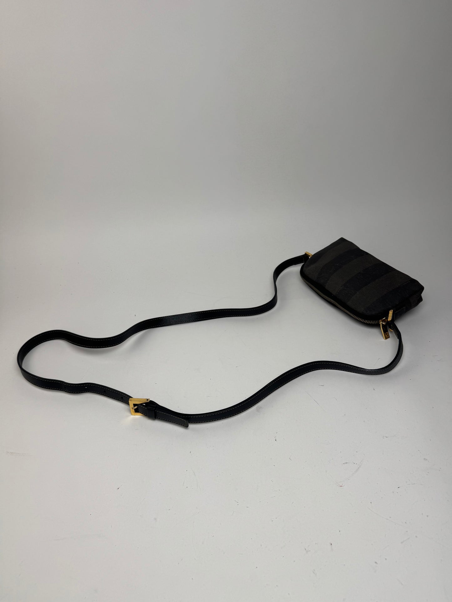 Sac bandoulière vintage Fendi Roma en cuir rayé noir marron