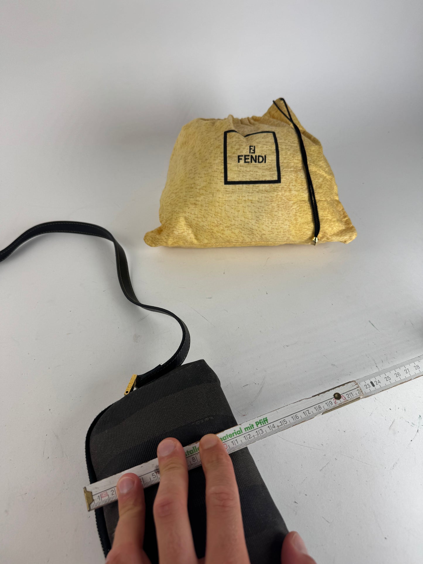 Sac bandoulière vintage Fendi Roma en cuir rayé noir marron