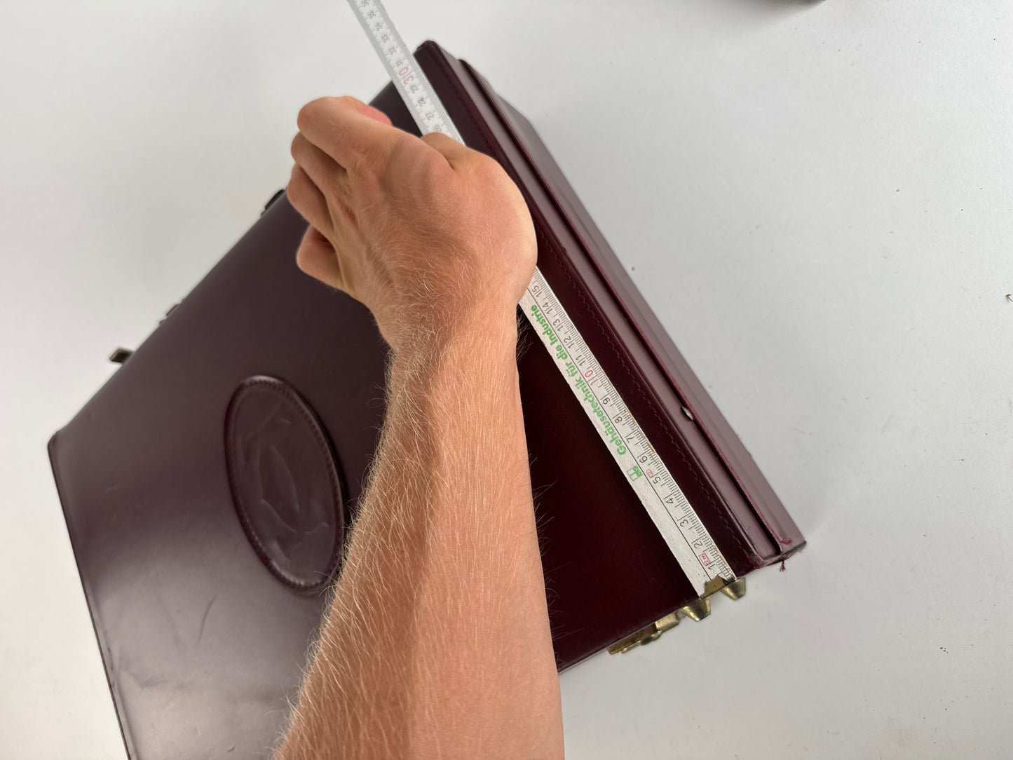 Valise vintage Cartier en cuir bordeaux