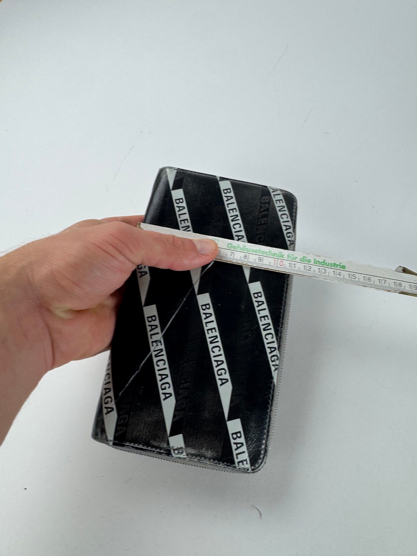 Vintage Balenciaga Zippy Leather Wallet Black