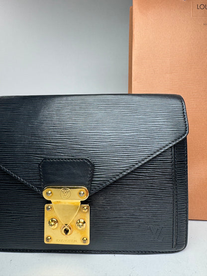 Pochette vintage Louis Vuitton en cuir EPI noir