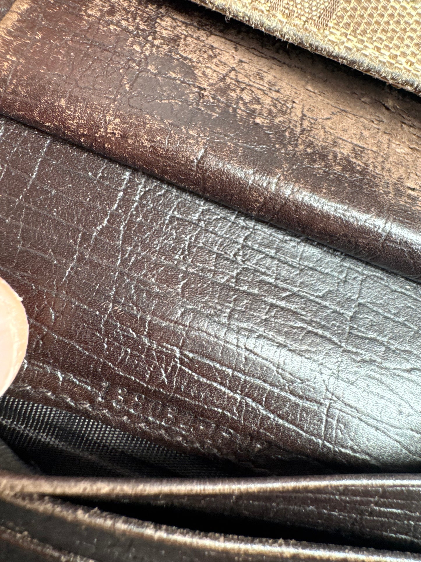 Vintage Gucci Monogram Leather Wallet beige brown