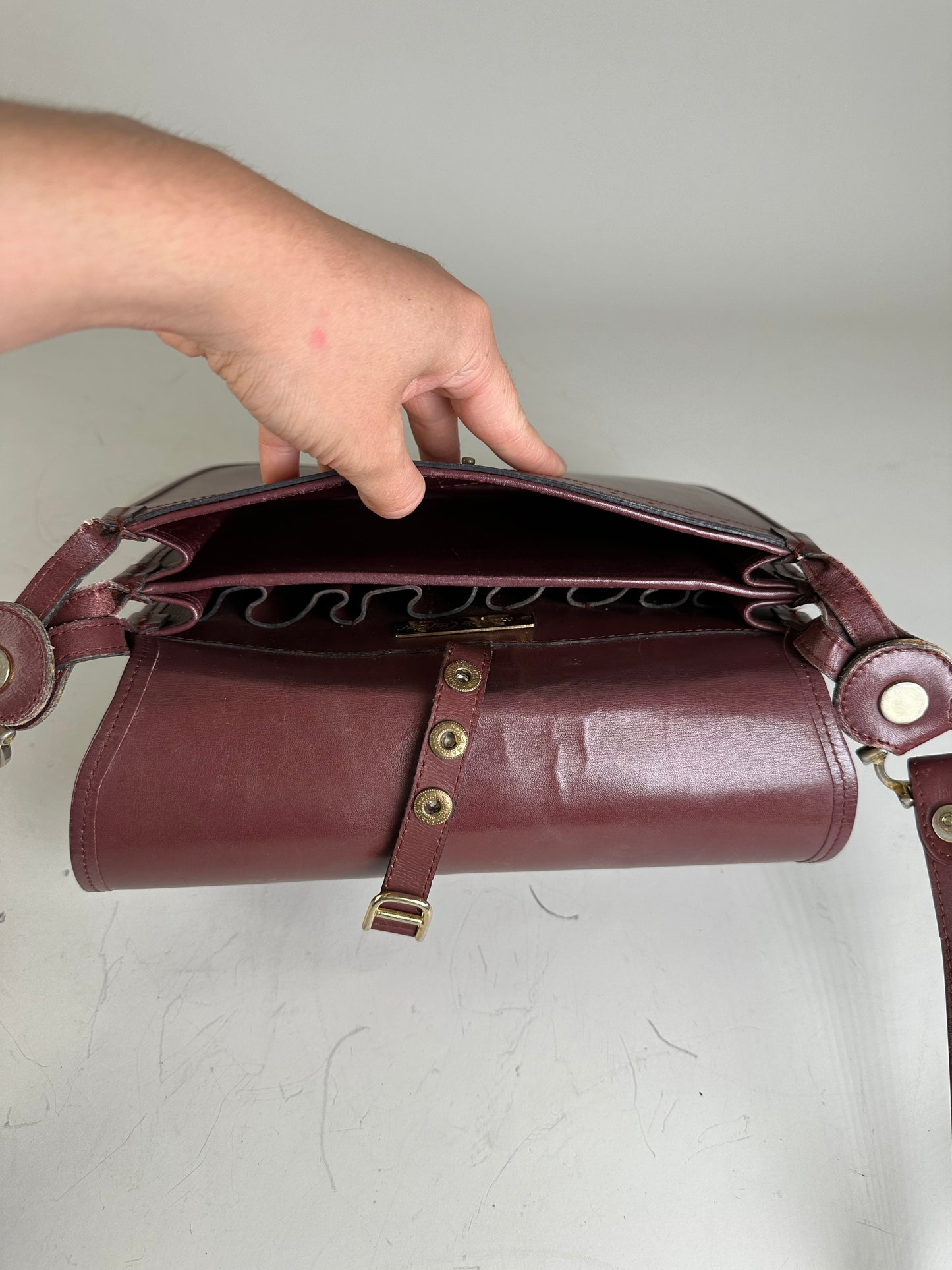 Vintage Cartier Smooth Leather Shoulder Bag Burgundy Gold