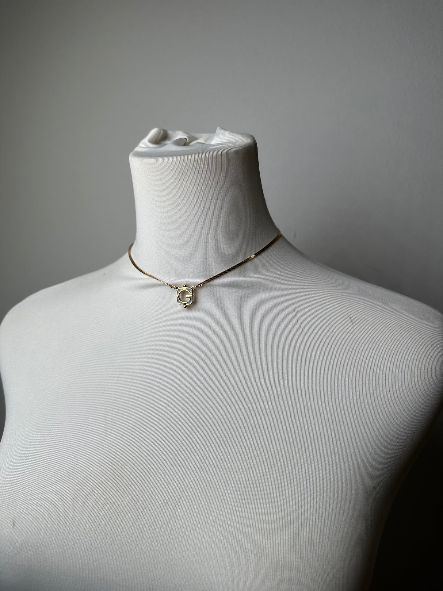 Vintage Givenchy Gold Pleated Collier Golden