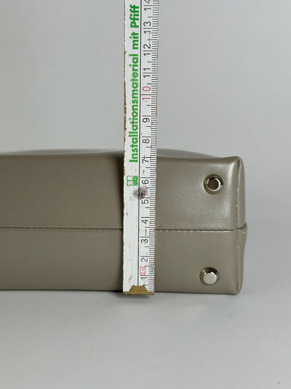 Sac vintage Givenchy en cuir verni 4G gris