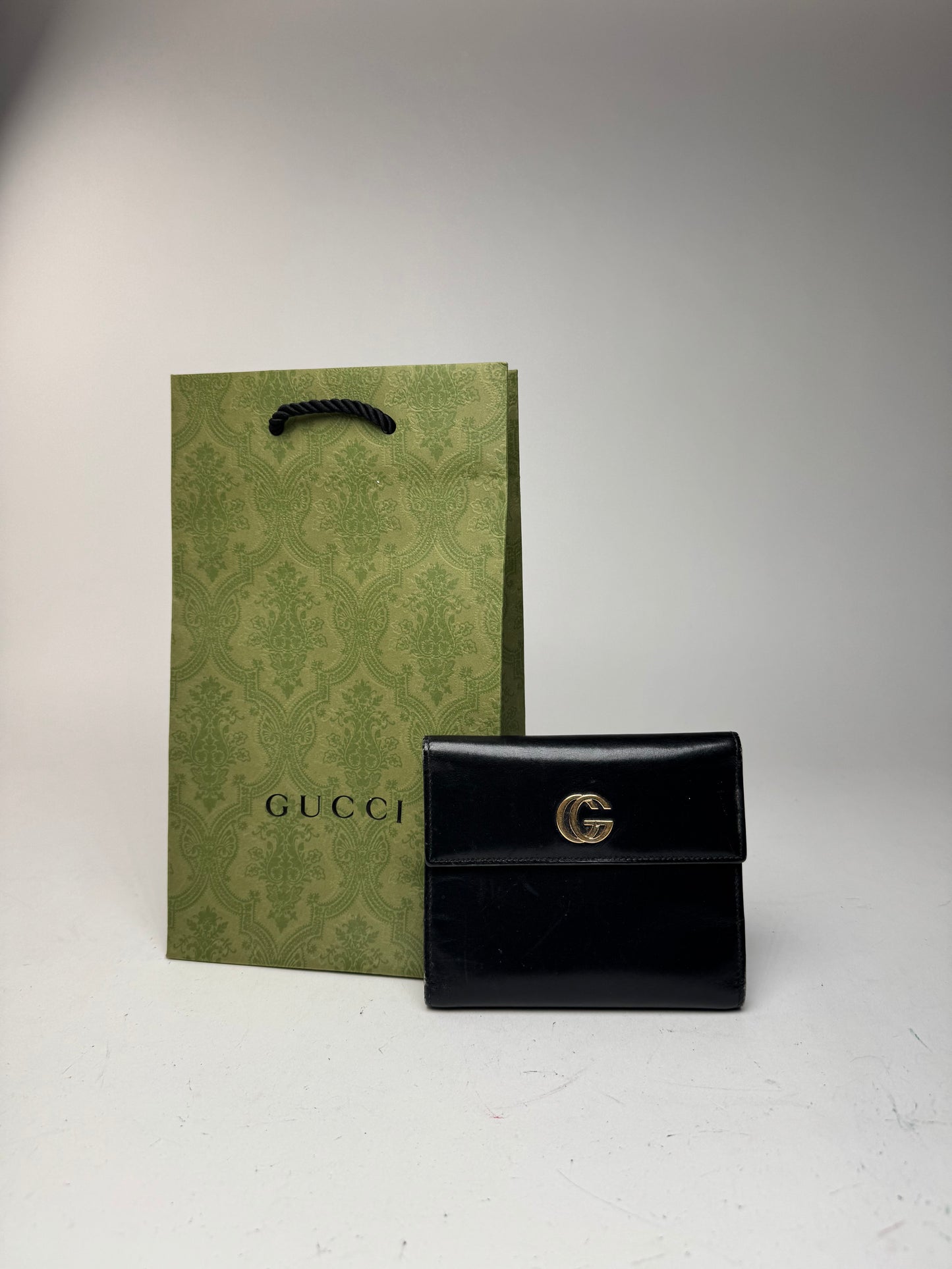 Vintage Gucci patent leather organizer / card holder black
