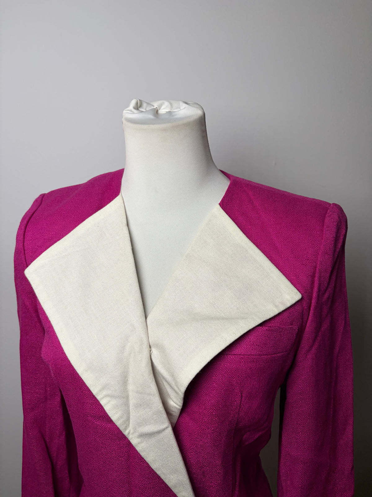Vintage Dior Fuchsia Linen Blend Blazer Late 1980s–Early 1990s S