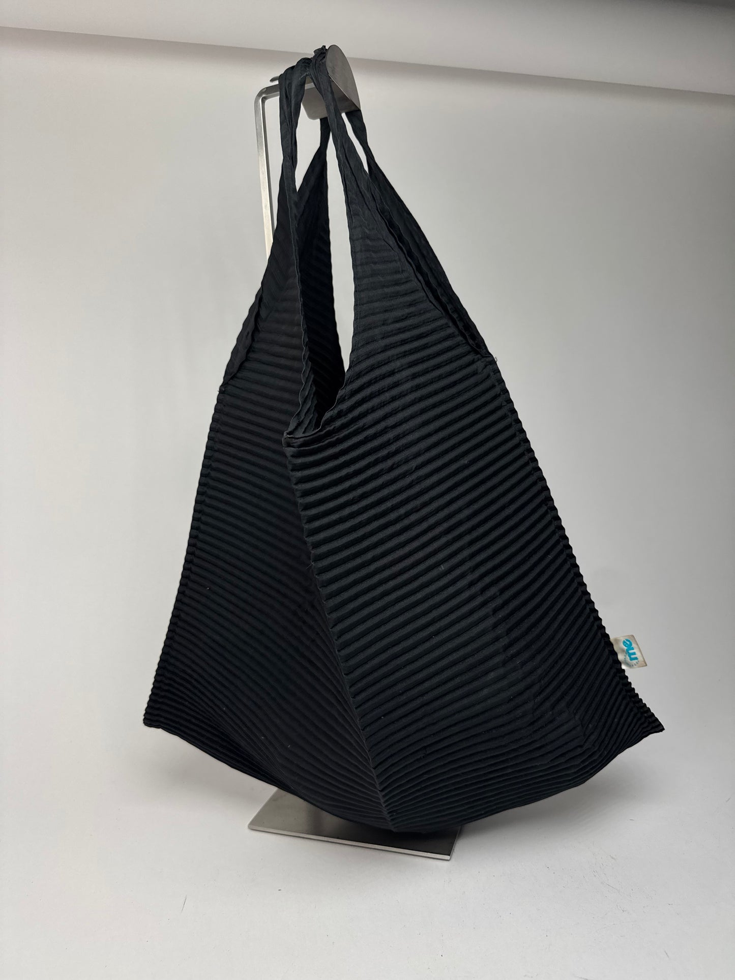 Sac à main plissé vintage Issey Miyake noir