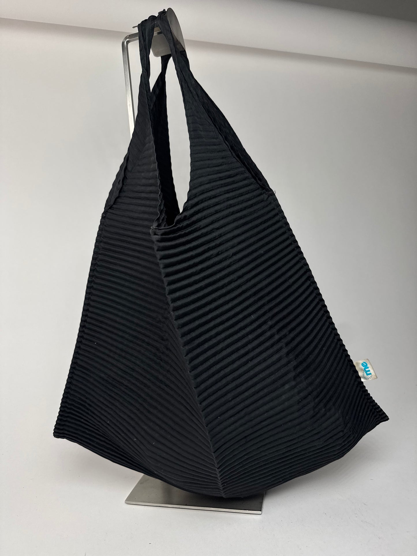 Sac à main plissé vintage Issey Miyake noir