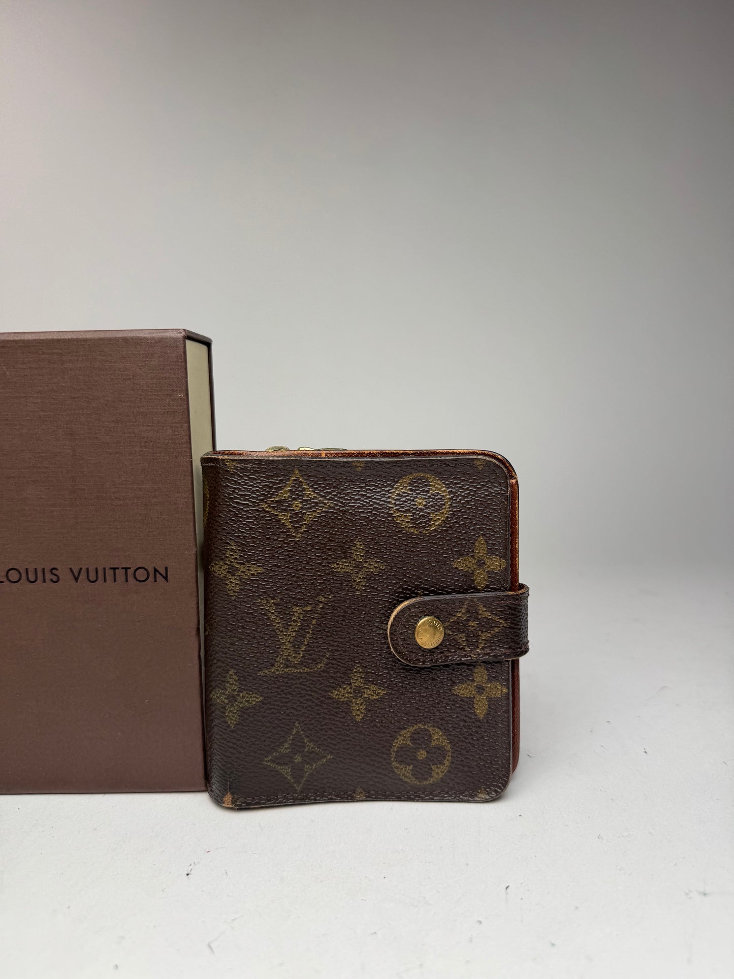 Vintage Louis Vuitton monogram leather zippy wallet brown