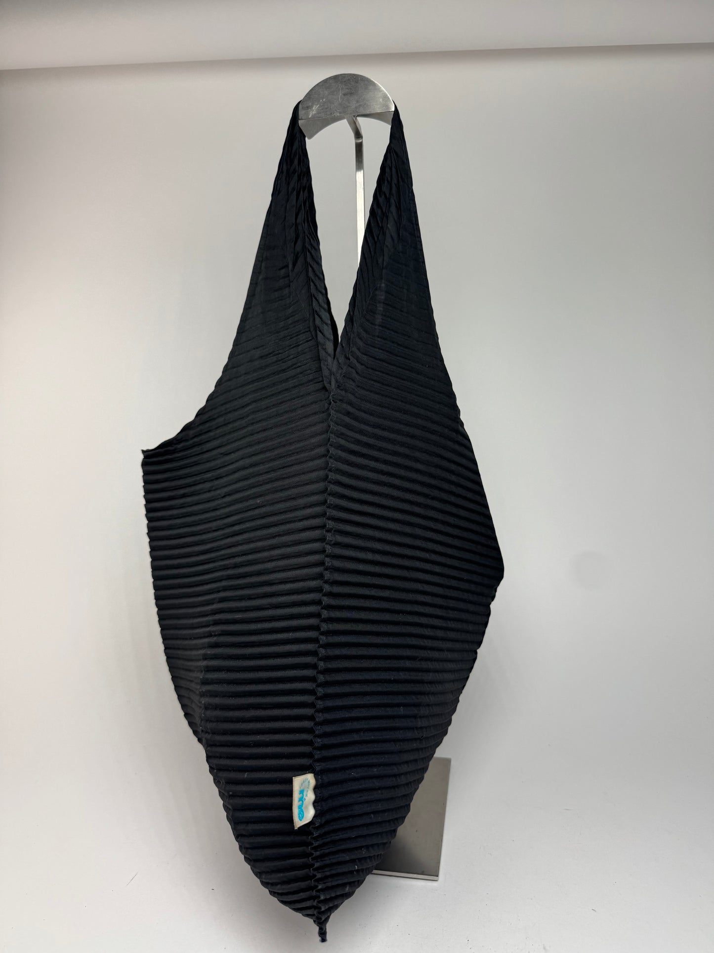 Sac à main plissé vintage Issey Miyake noir