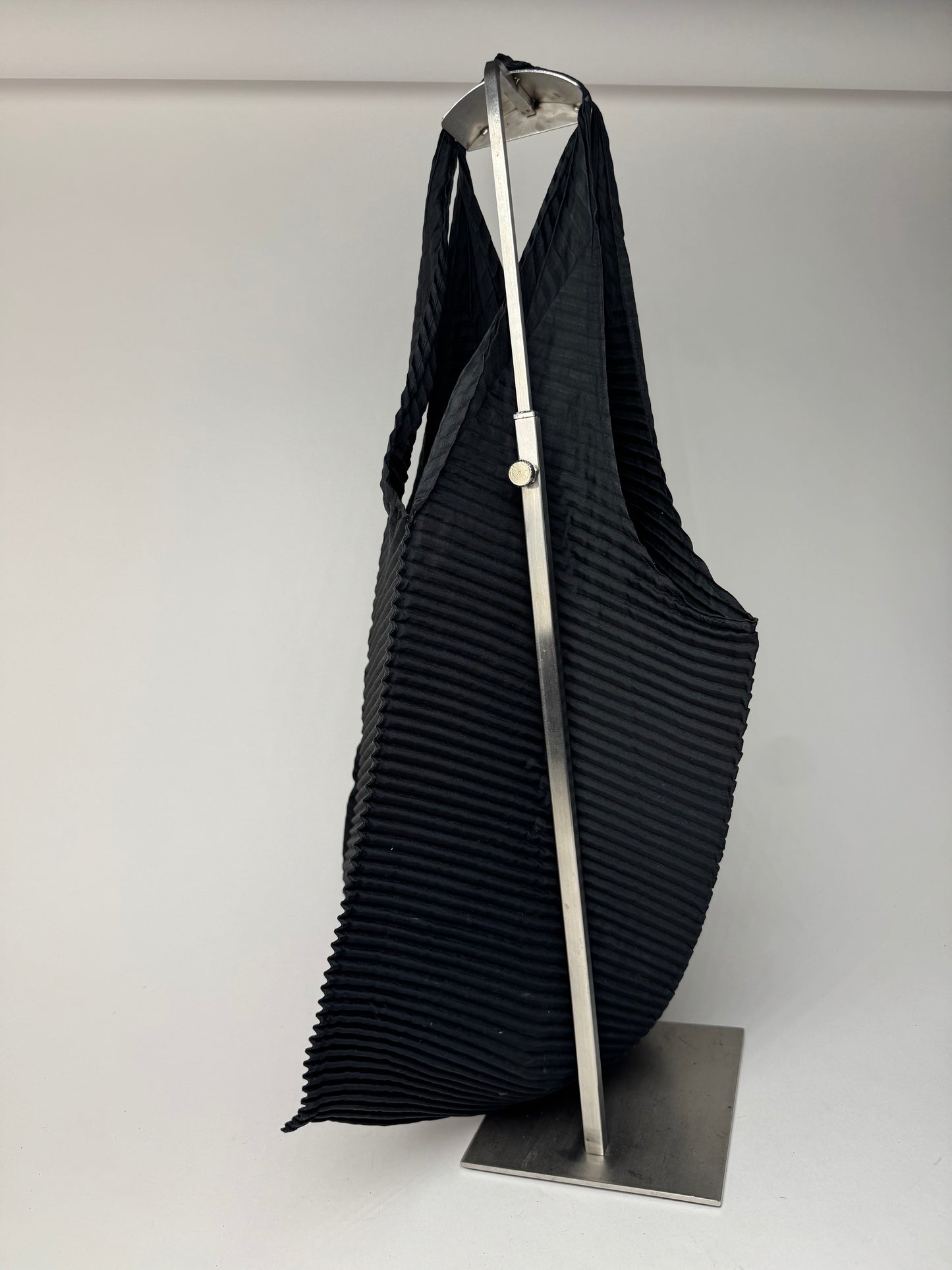 Sac à main plissé vintage Issey Miyake noir
