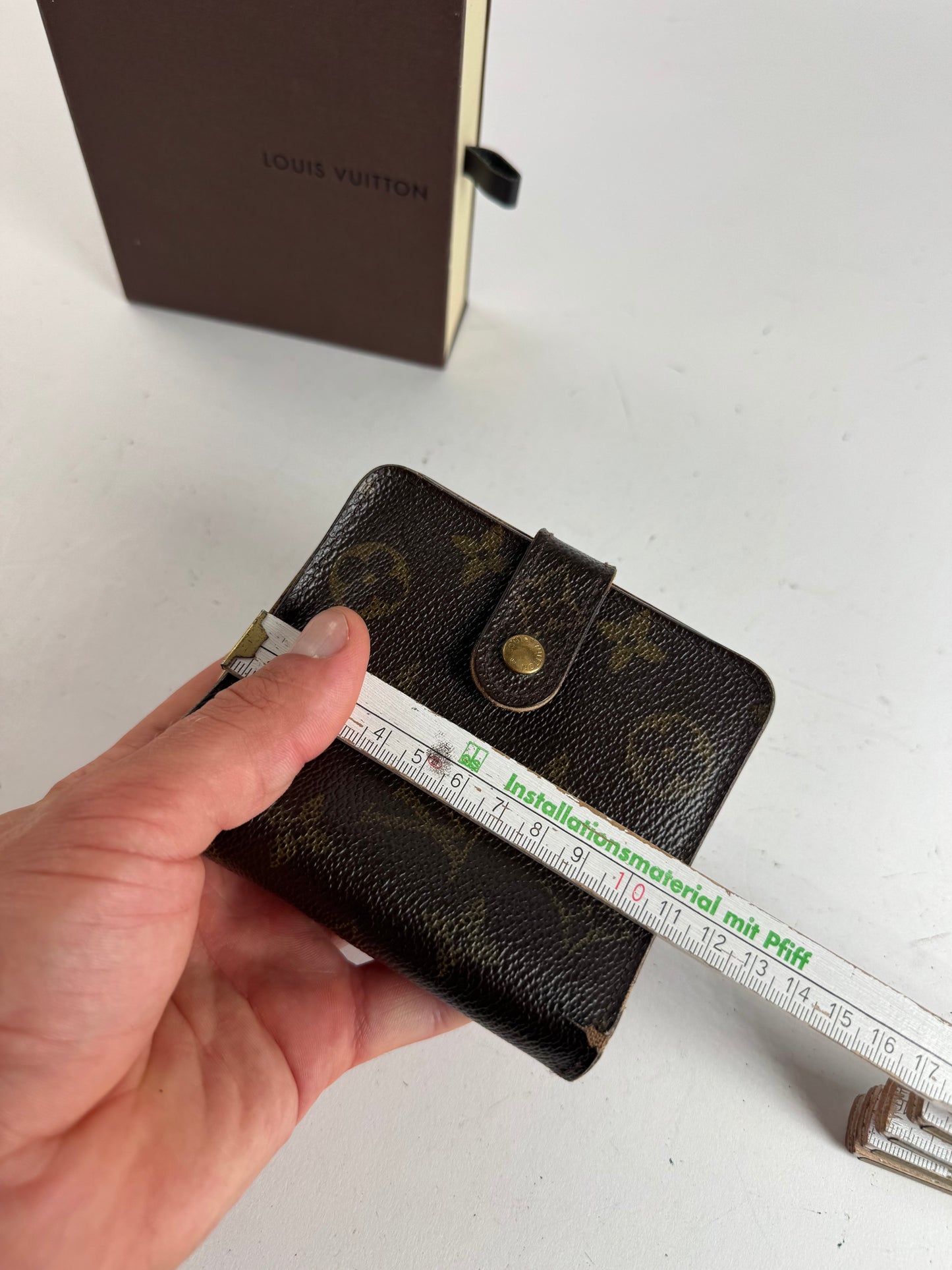 Vintage Louis Vuitton monogram leather zippy wallet brown