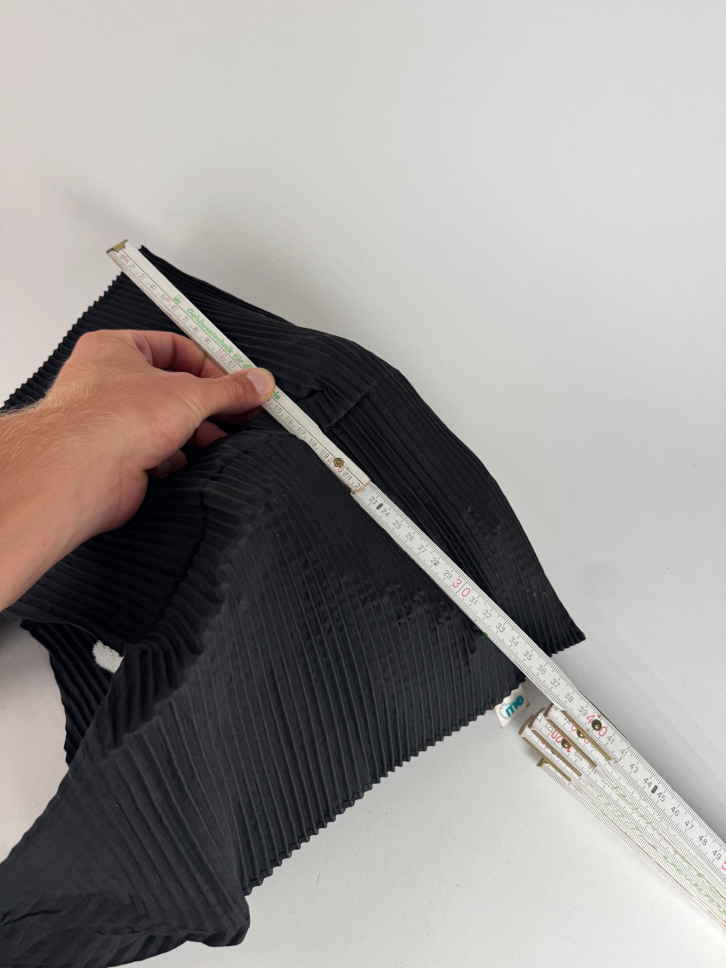 Sac à main plissé vintage Issey Miyake noir