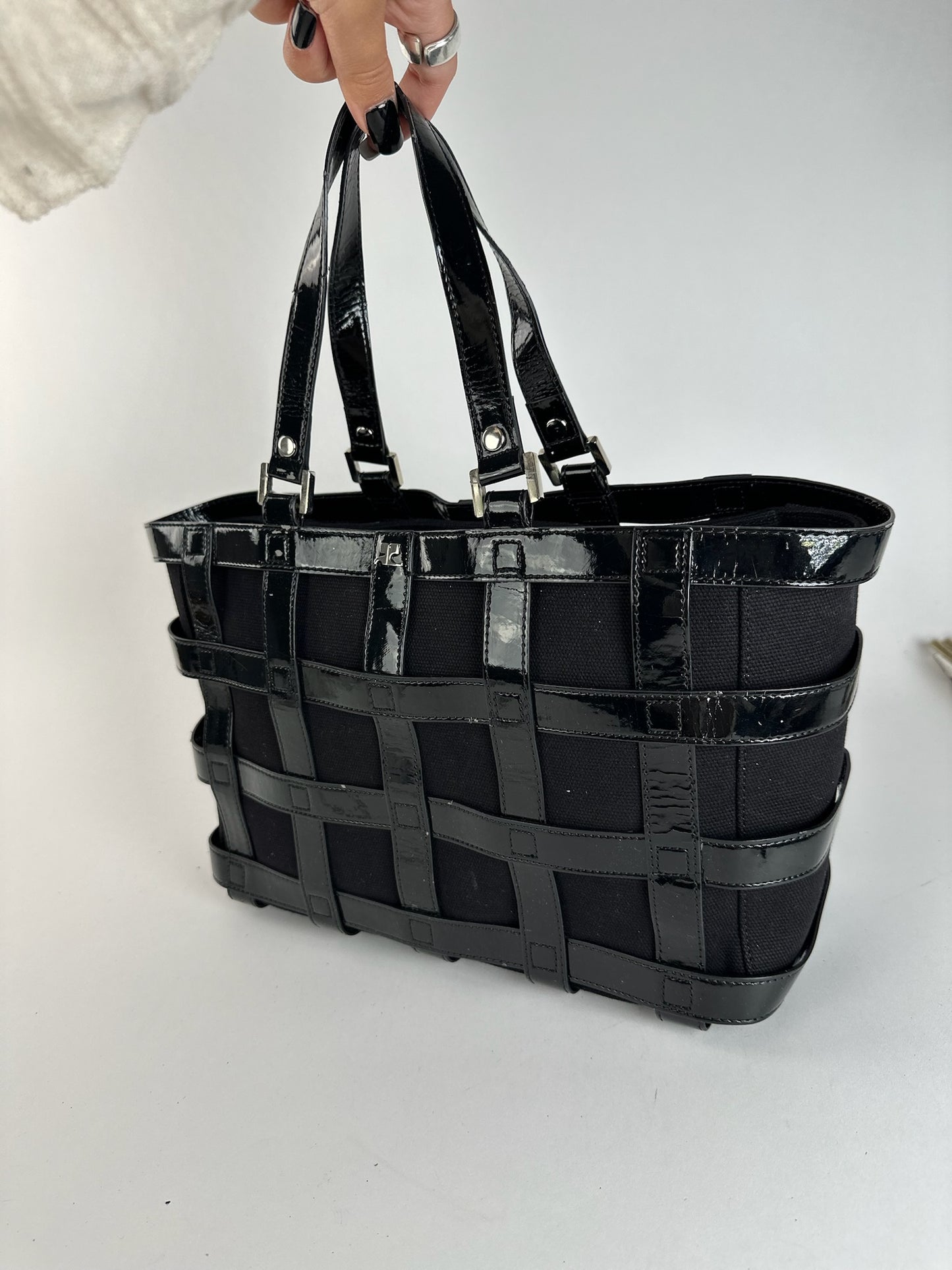 Sac cage vintage en cuir verni Courreges noir
