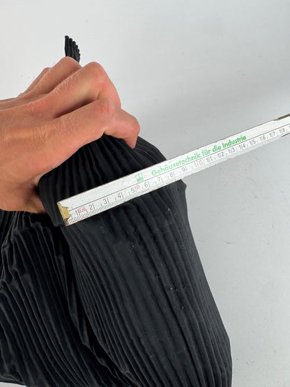 Sac à main plissé vintage Issey Miyake noir