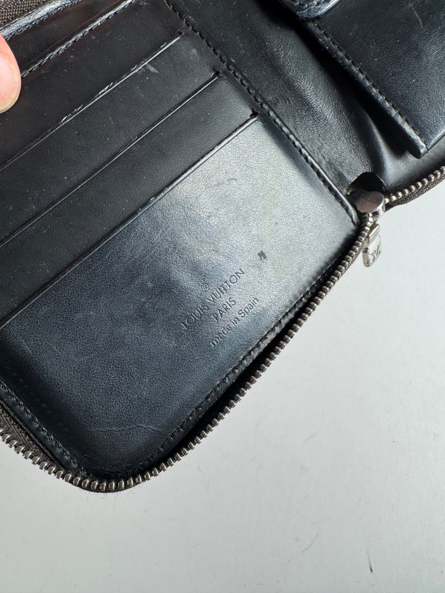 Vintage Louis Vuitton Vernis Leather Zippy Wallet Black