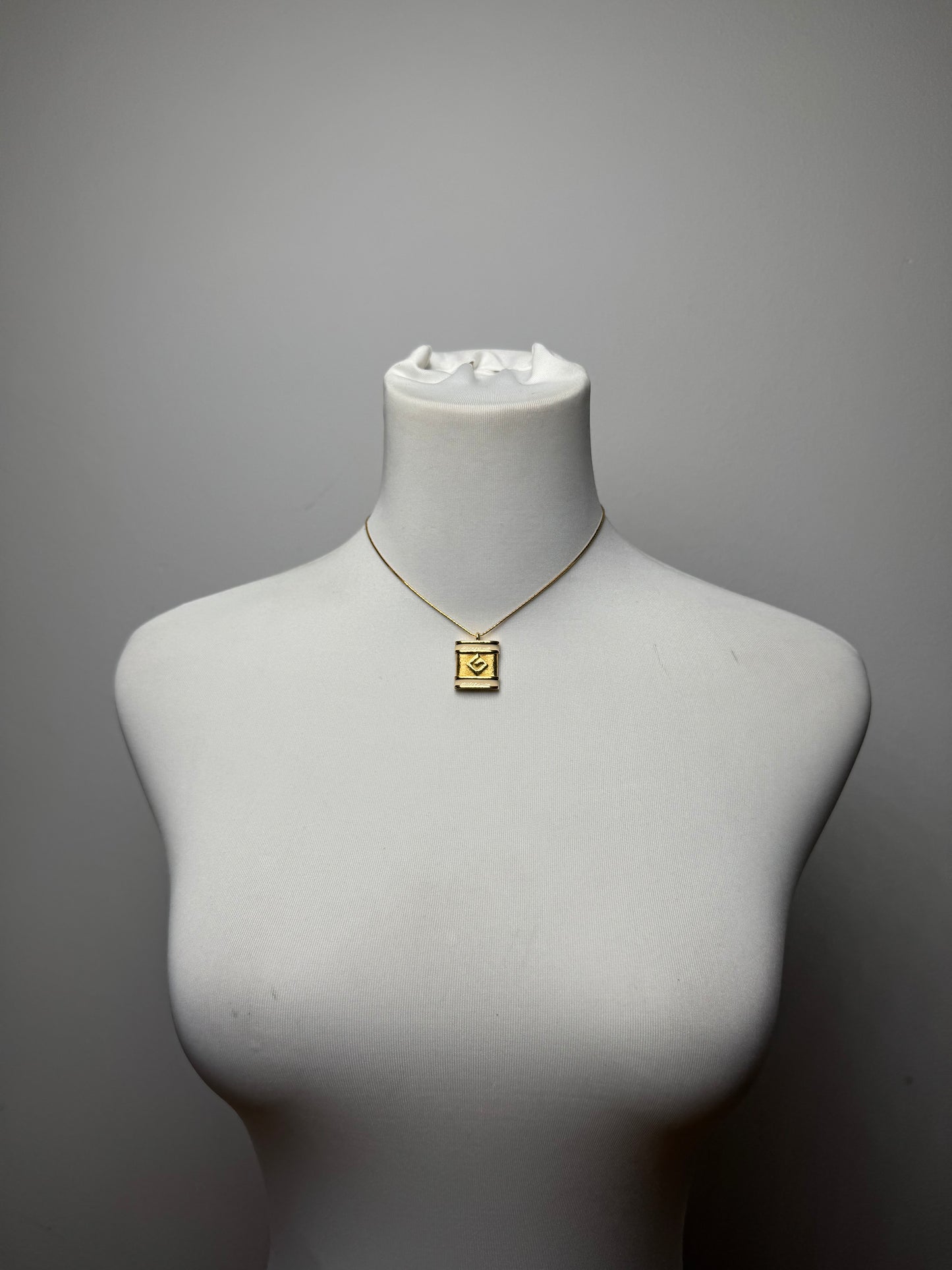 Vintage Givenchy Gold Plated G Collier Golden