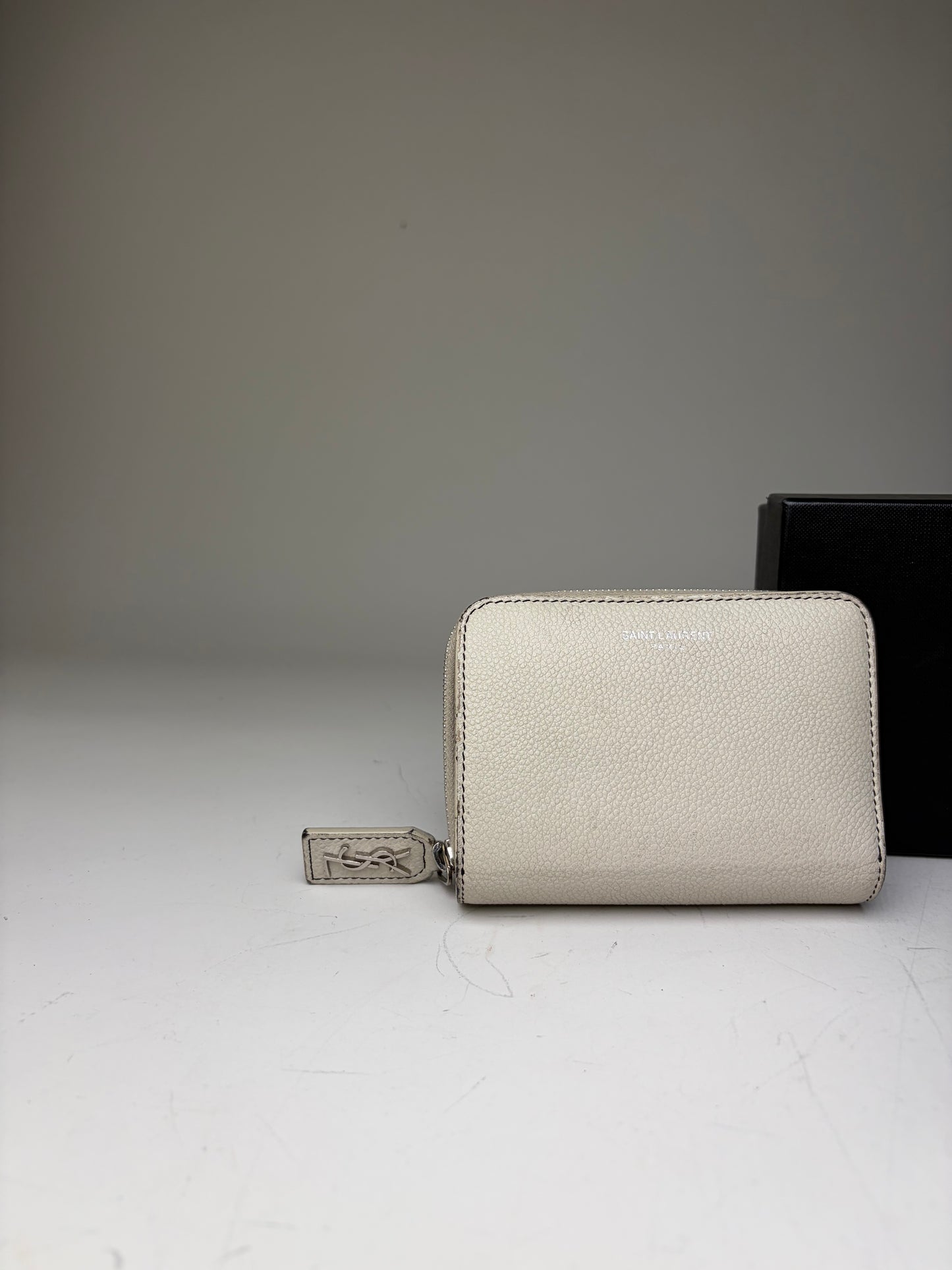 Vintage Sain Pebbled Leather Wallet Cream Silver