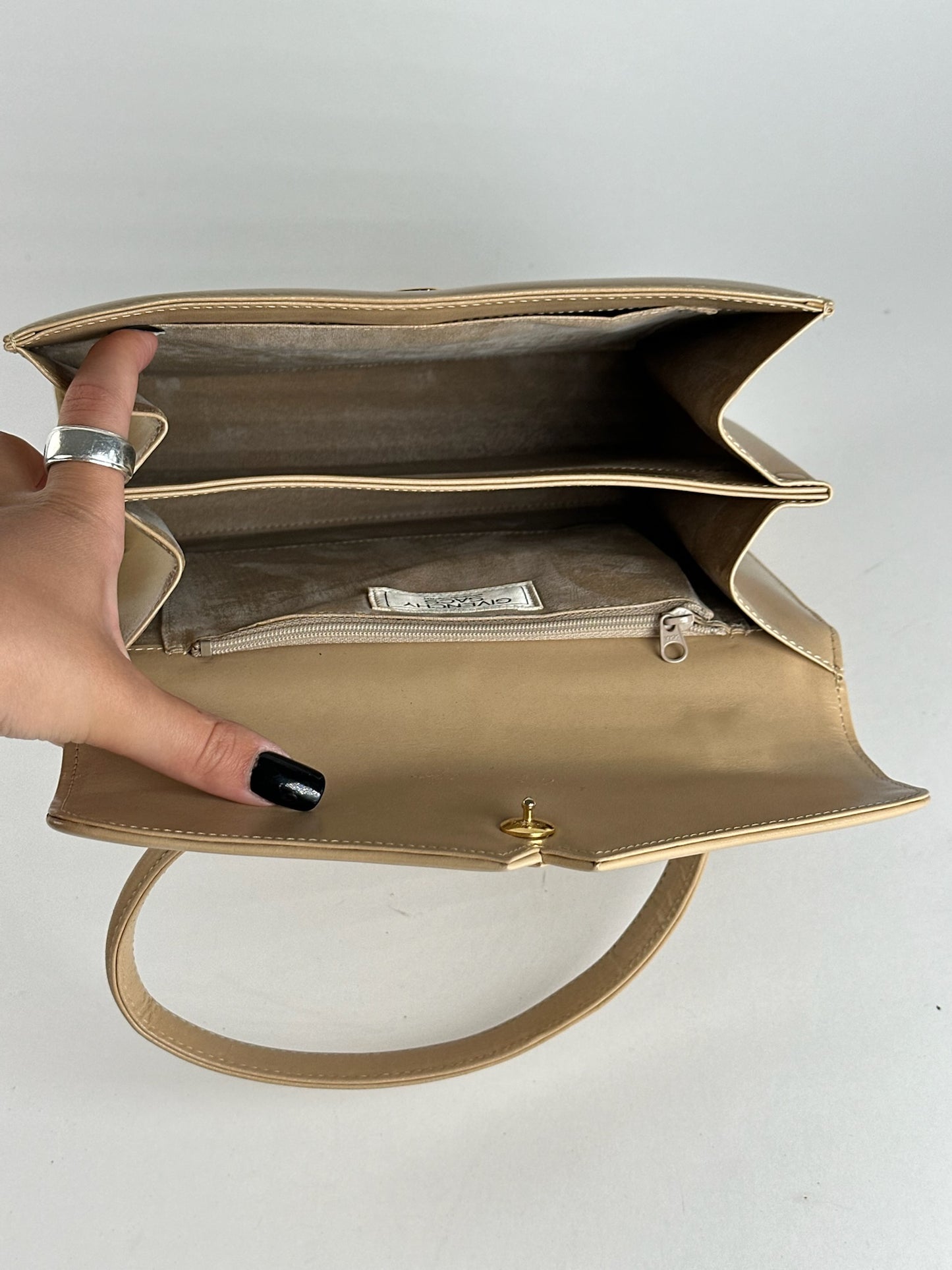 Sac vintage en cuir beige Givenchy