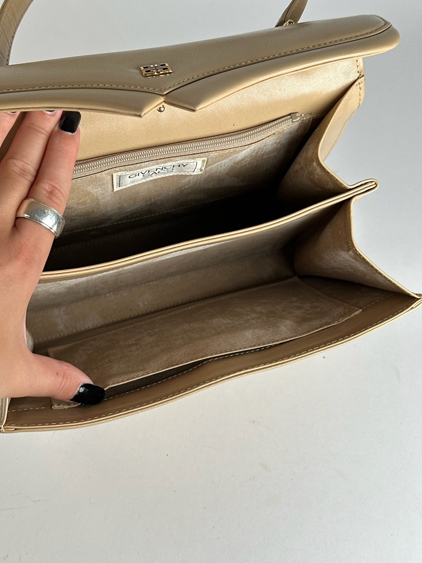 Sac vintage en cuir beige Givenchy