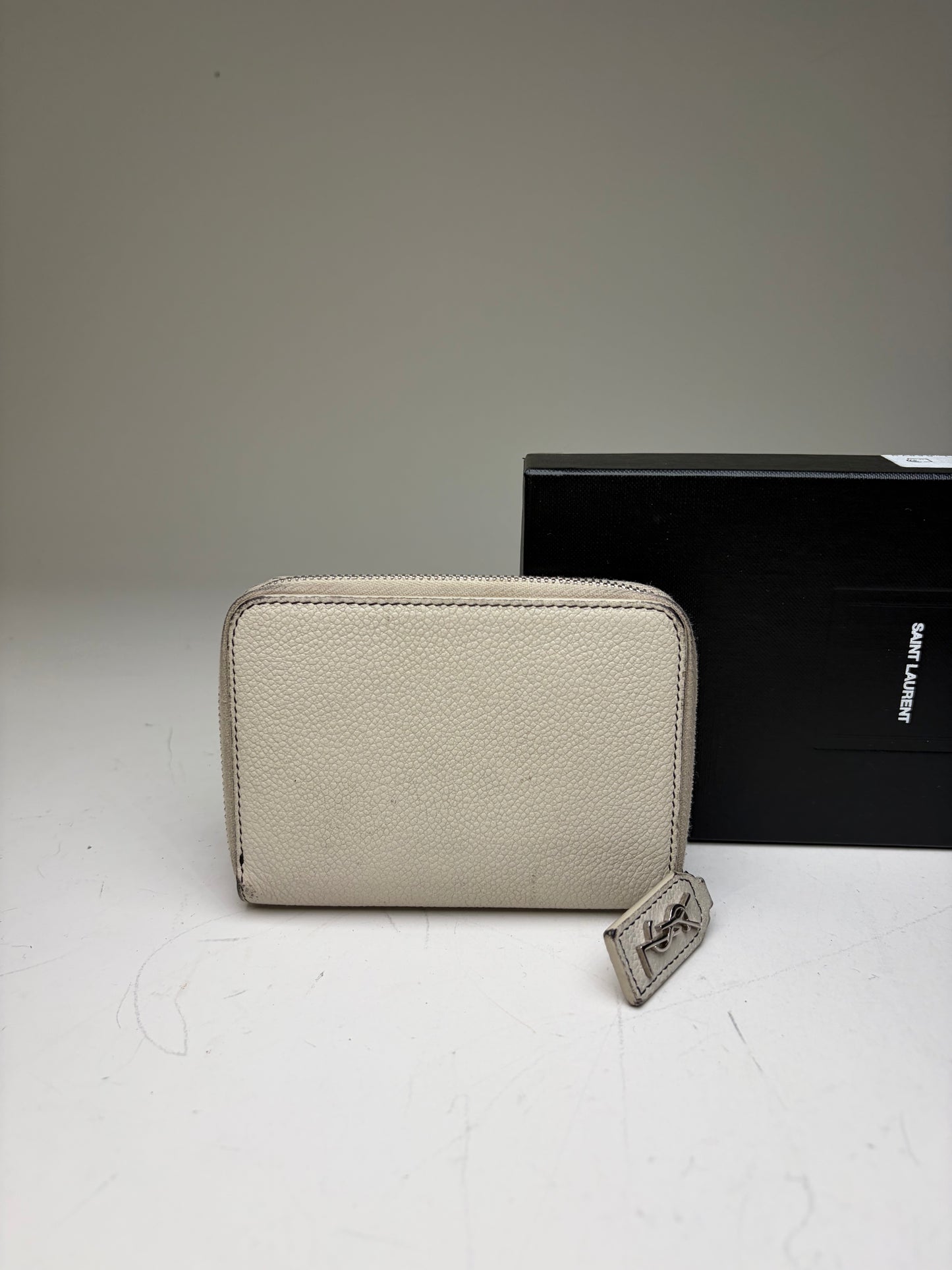 Vintage Sain Pebbled Leather Wallet Cream Silver