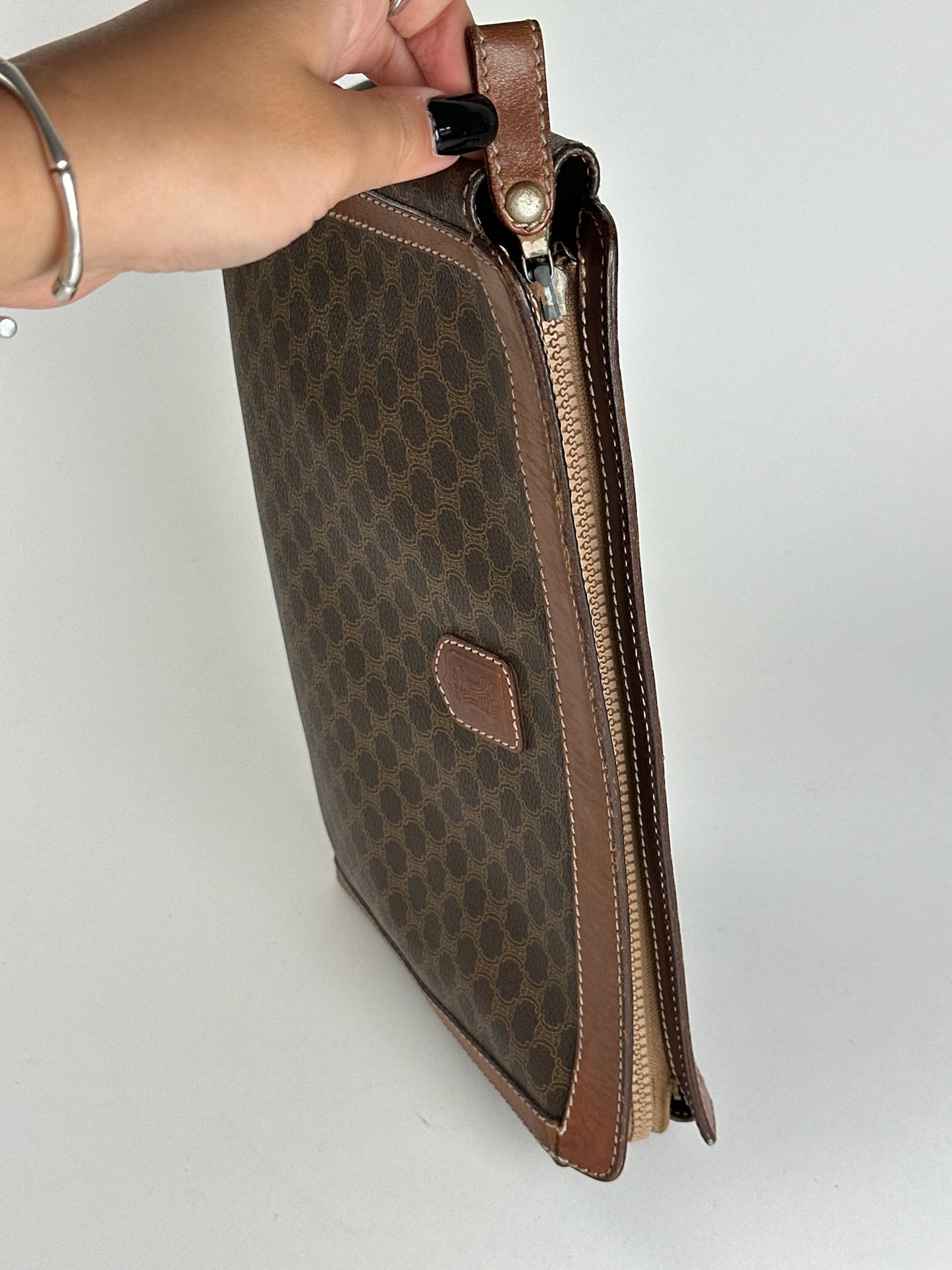 Pochette vintage en cuir Monogram Celine marron