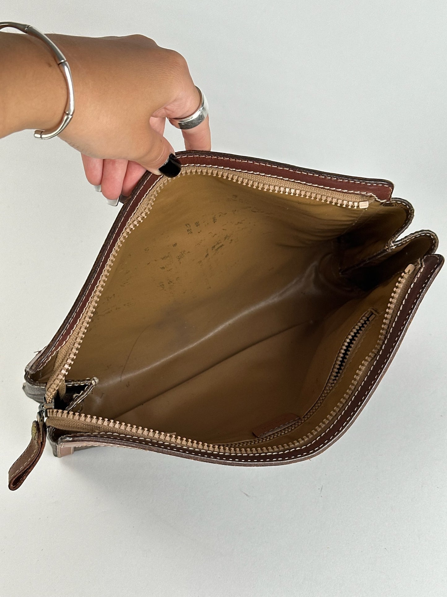 Pochette vintage en cuir Monogram Celine marron