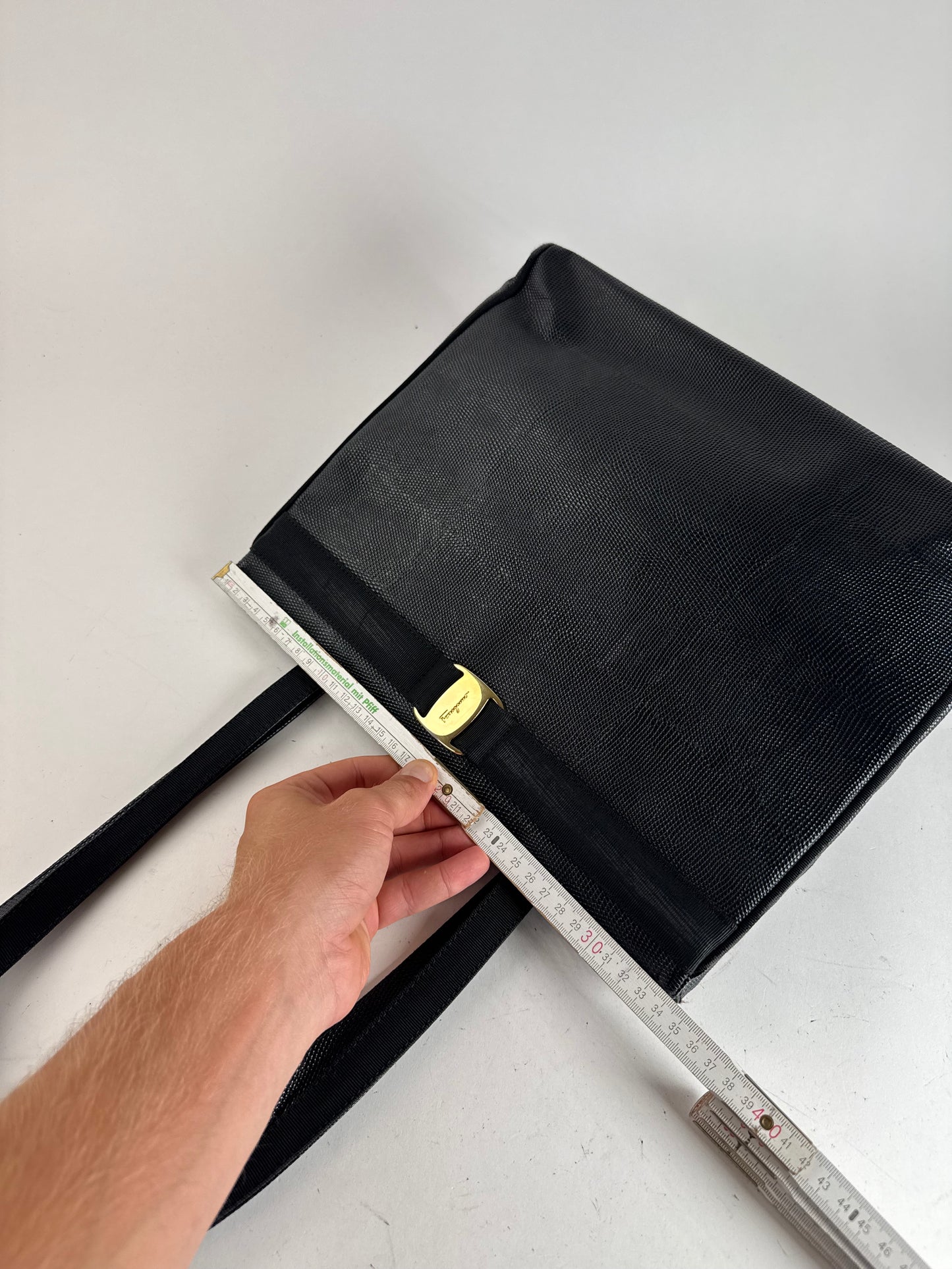 Sac vintage en cuir noir Salvatore Ferragamo