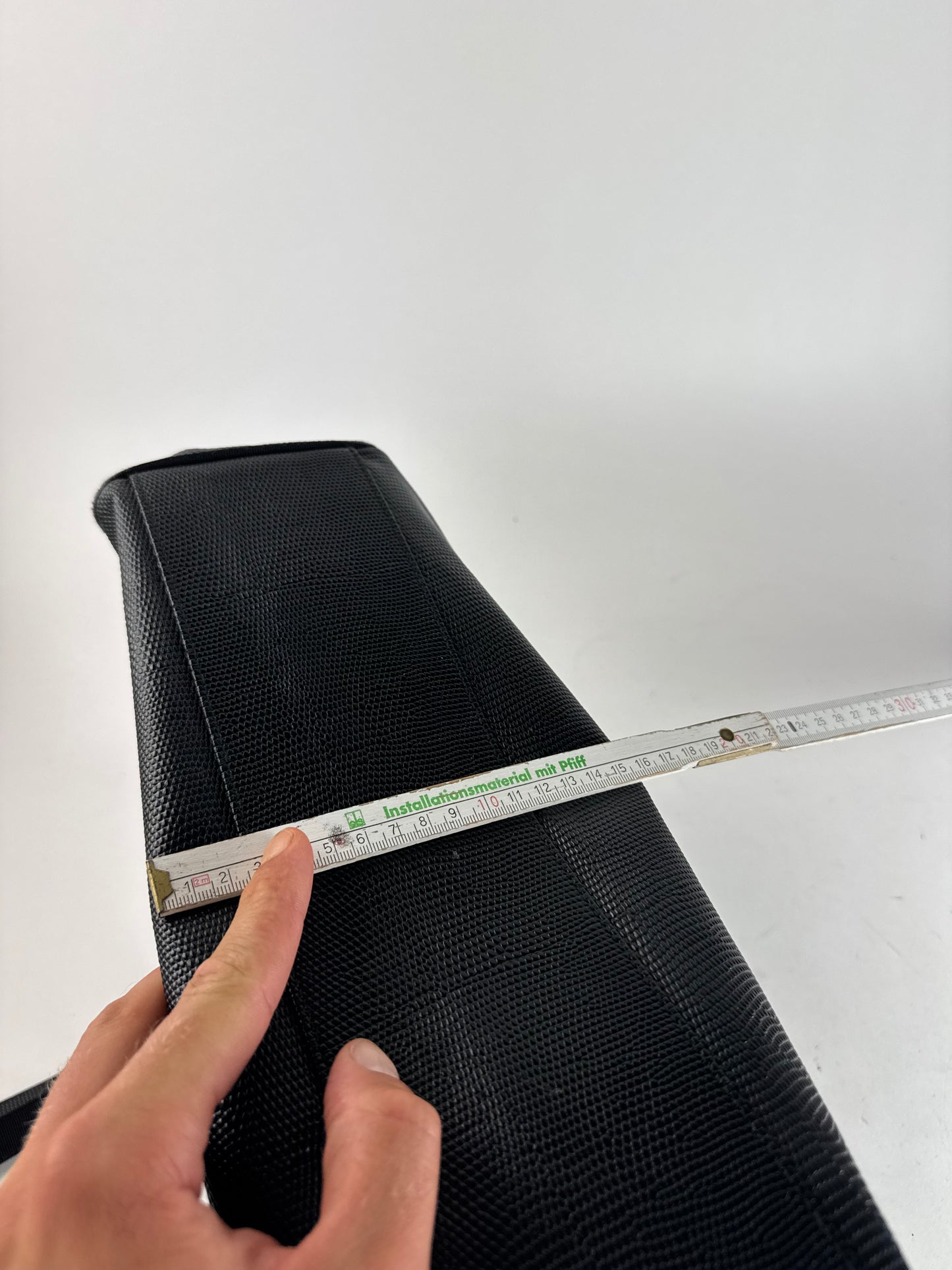 Sac vintage en cuir noir Salvatore Ferragamo